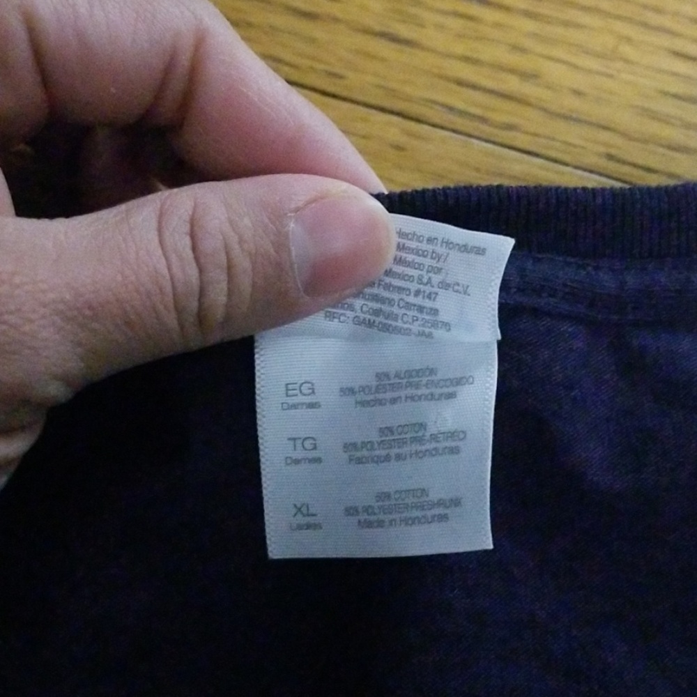NWOT XL Women's t-shirt - Picture 5 of 5